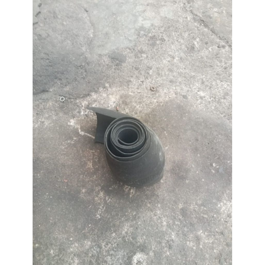 Ban dalam motor bekas untuk tali ikat