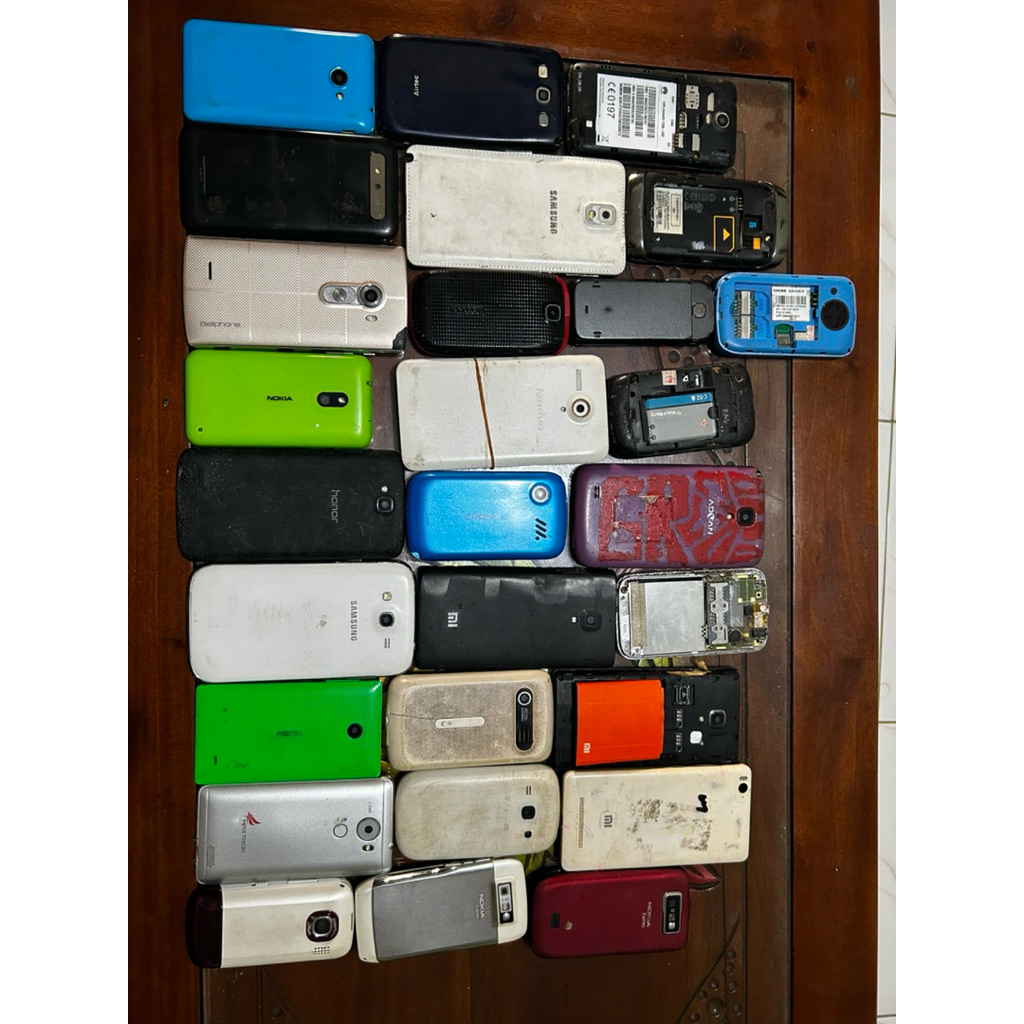 HP Rusak / Mati Total – Cocok untuk Sparepart atau Servis