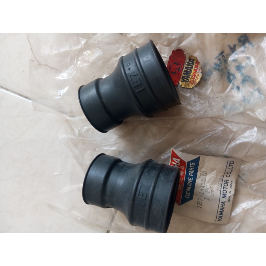 karet joint karburator kabilator  yamaha RX125 TWIN RD125 TWIN AS3 TWIN original baru NOS.YAMAHA MAD