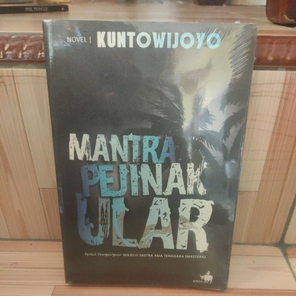 MANTRA PEJINAK ULAR ,NOVEL SASTRA
