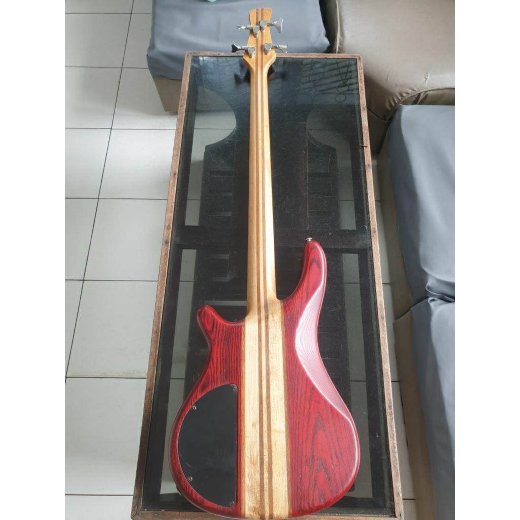 gitar Bass J&d