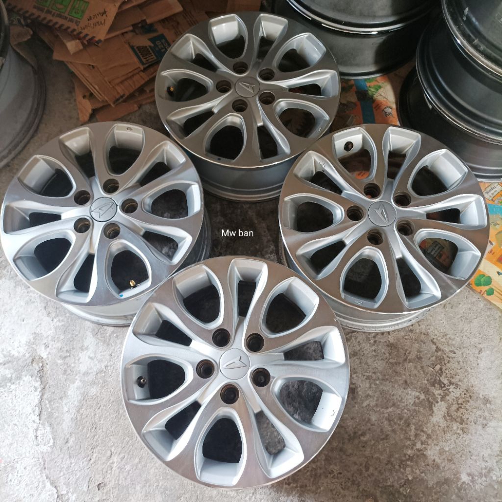 velg r16 pcd 5x114 terios