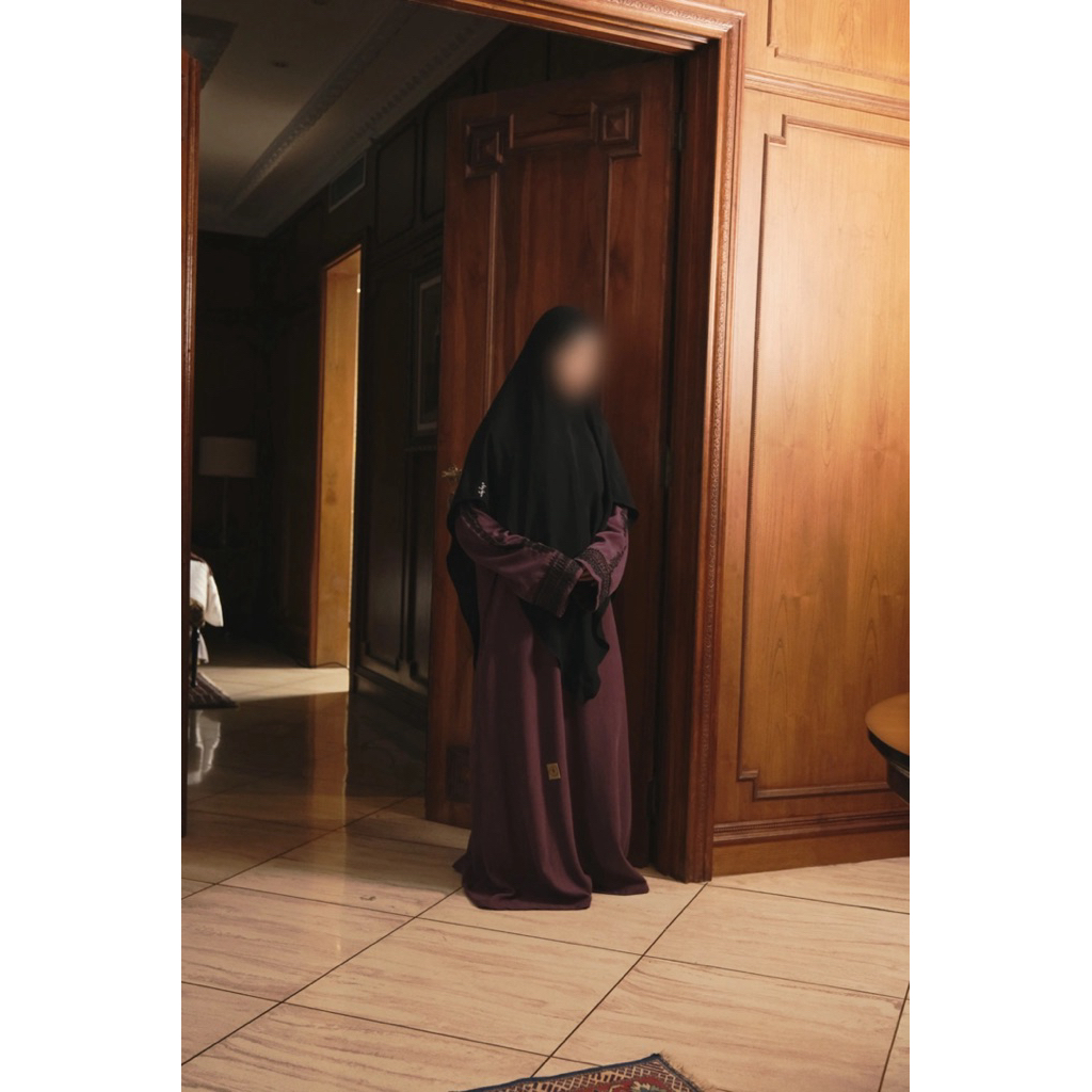 Aafiya NWT Alula Abaya Grape Wine Black SM