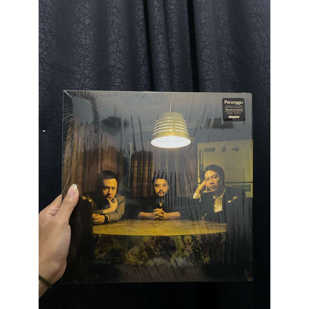 Perunggu Memorandum Vinyl (Black)