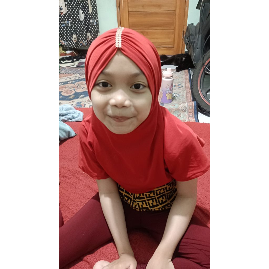 Preloved Jilbab Anak Perempuan-Merah