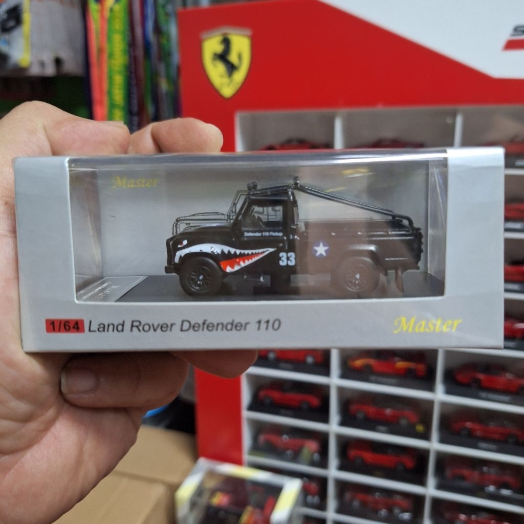 Master Skala 64 Land Rover Defender 110 Pick Up Shark Black