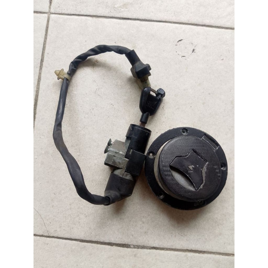 Kunci Kontak set CBR 150R K45R - Key Set CBR 150R Facelift Original