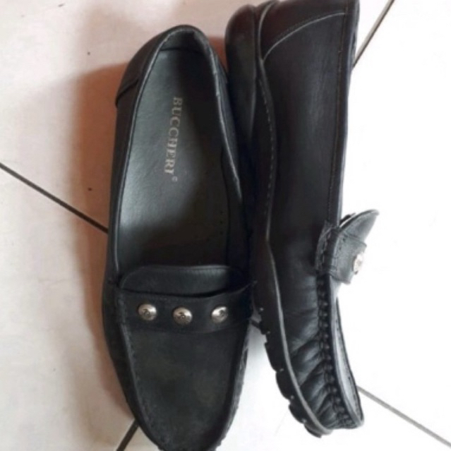 PRELOVED SEPATU BUCCHERI
