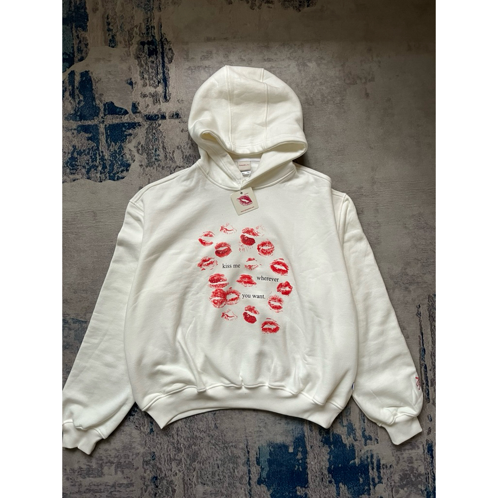 hoodie kiss me