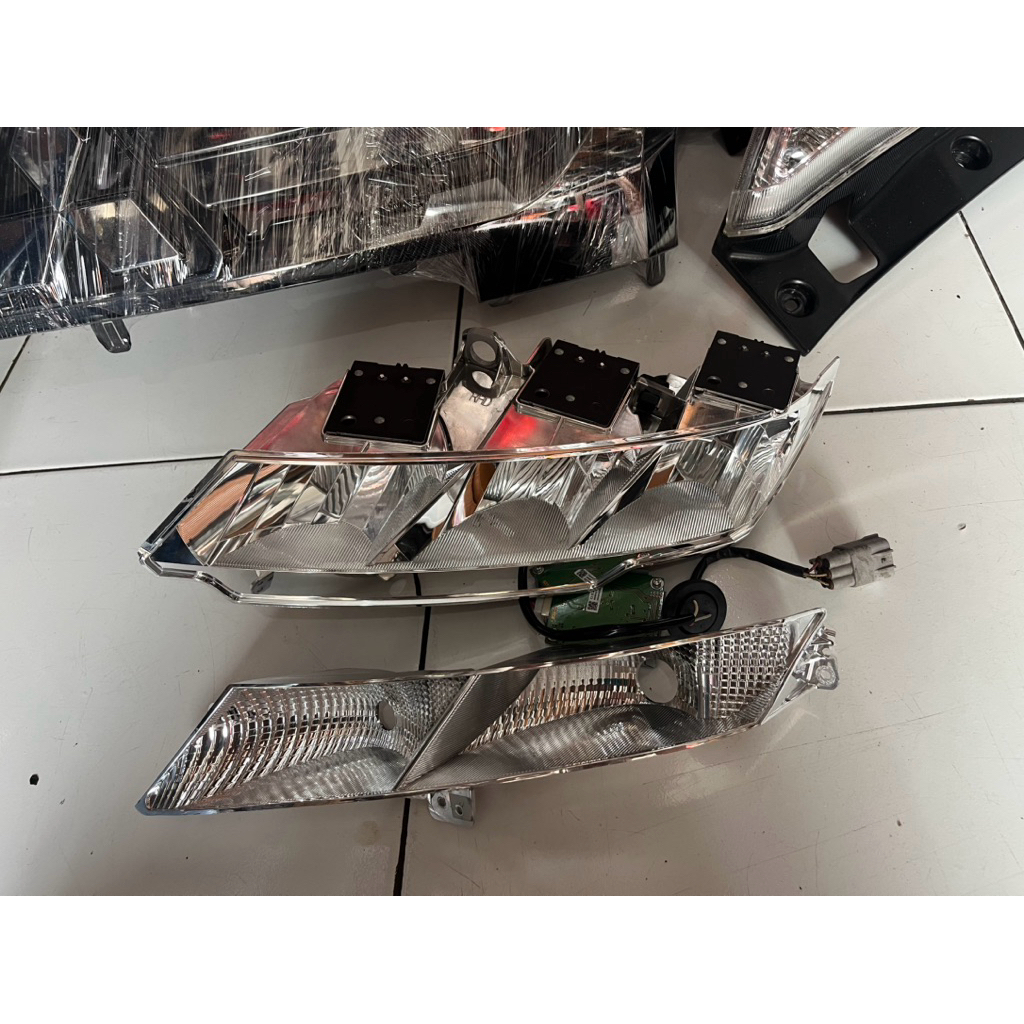 Reflektor LED Avanza 2019
