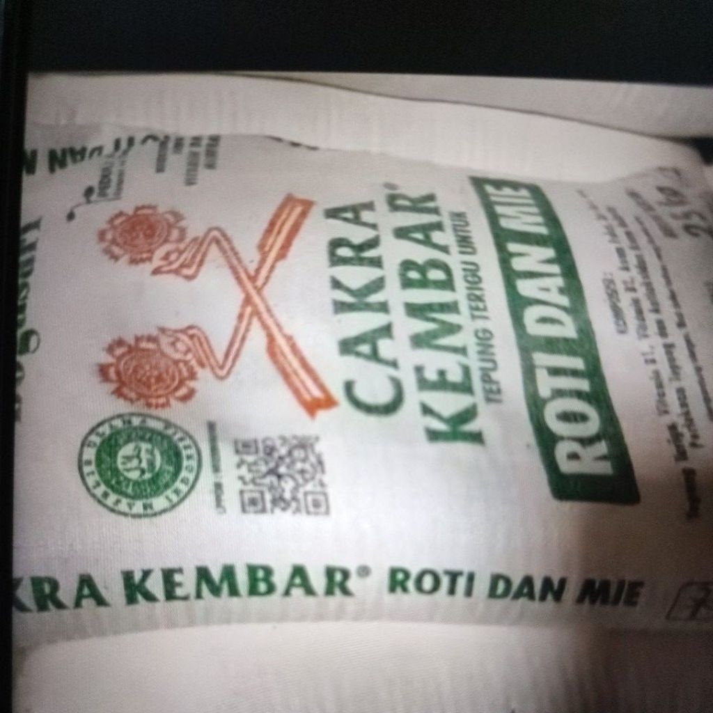 1 SAK TEPUNG TERIGU CAKRA KEMBAR 25KG