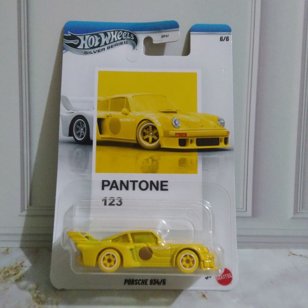 hotwheels pantone porsche 934/5