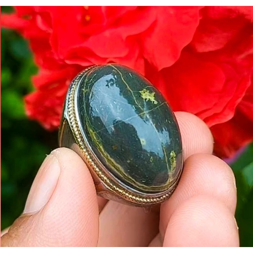 Batu tapak jalak badar besi kurung