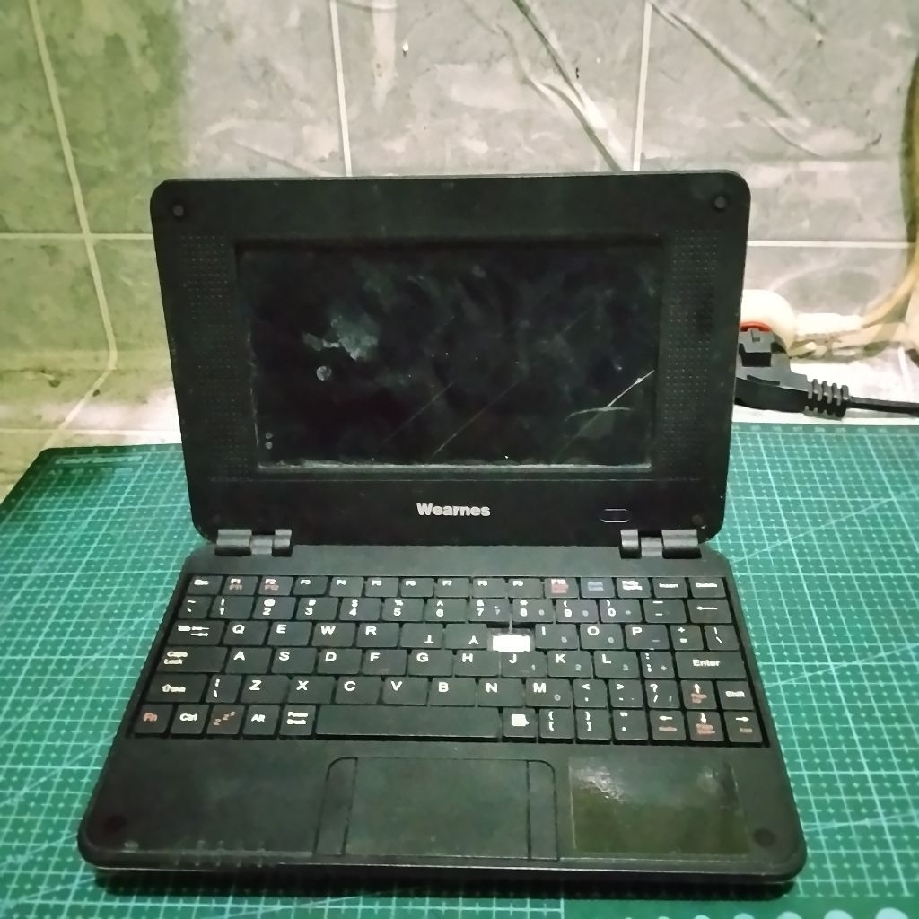 wearnes netbook NE-701 kondisi mati jual apa adanya