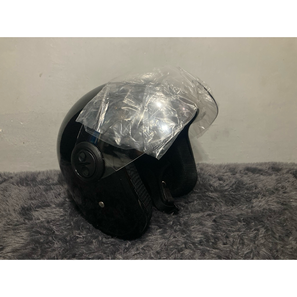 HELM SCOOPY HITAM