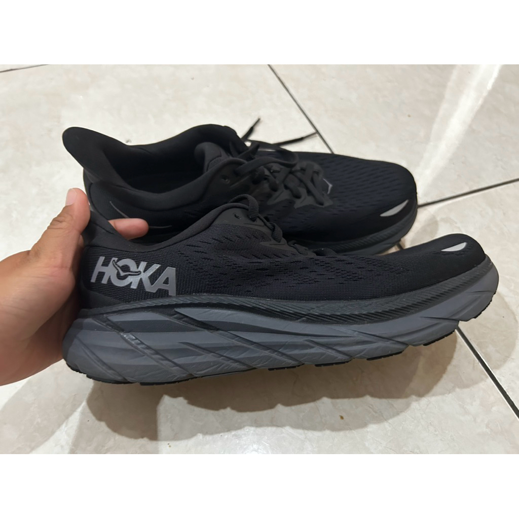 Hoka Clifton 8