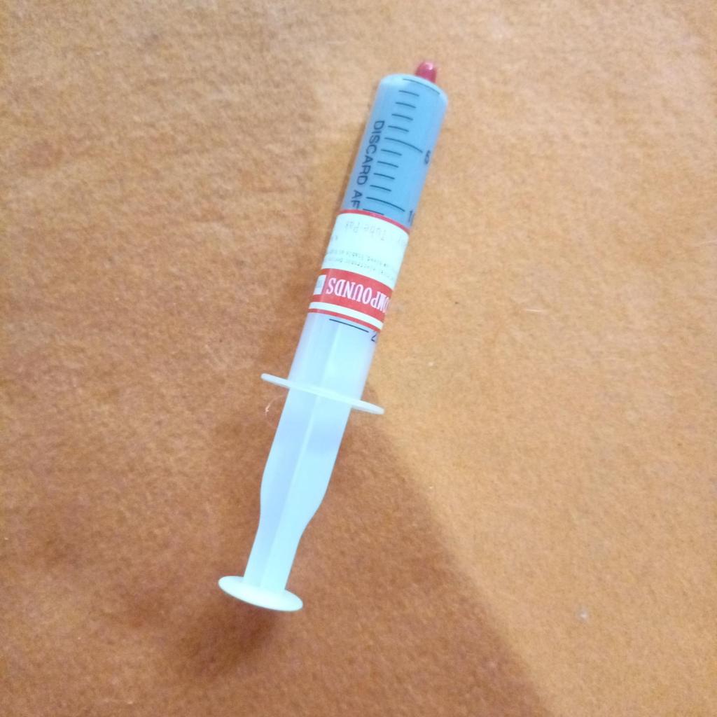 Thermal pasta prosesor laptop suntikan besar