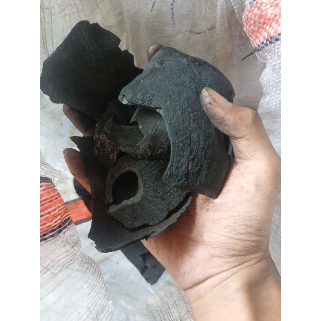 ARANG BATOK KELAPA 1KG-2KG PREMIUM (EKSPOR)