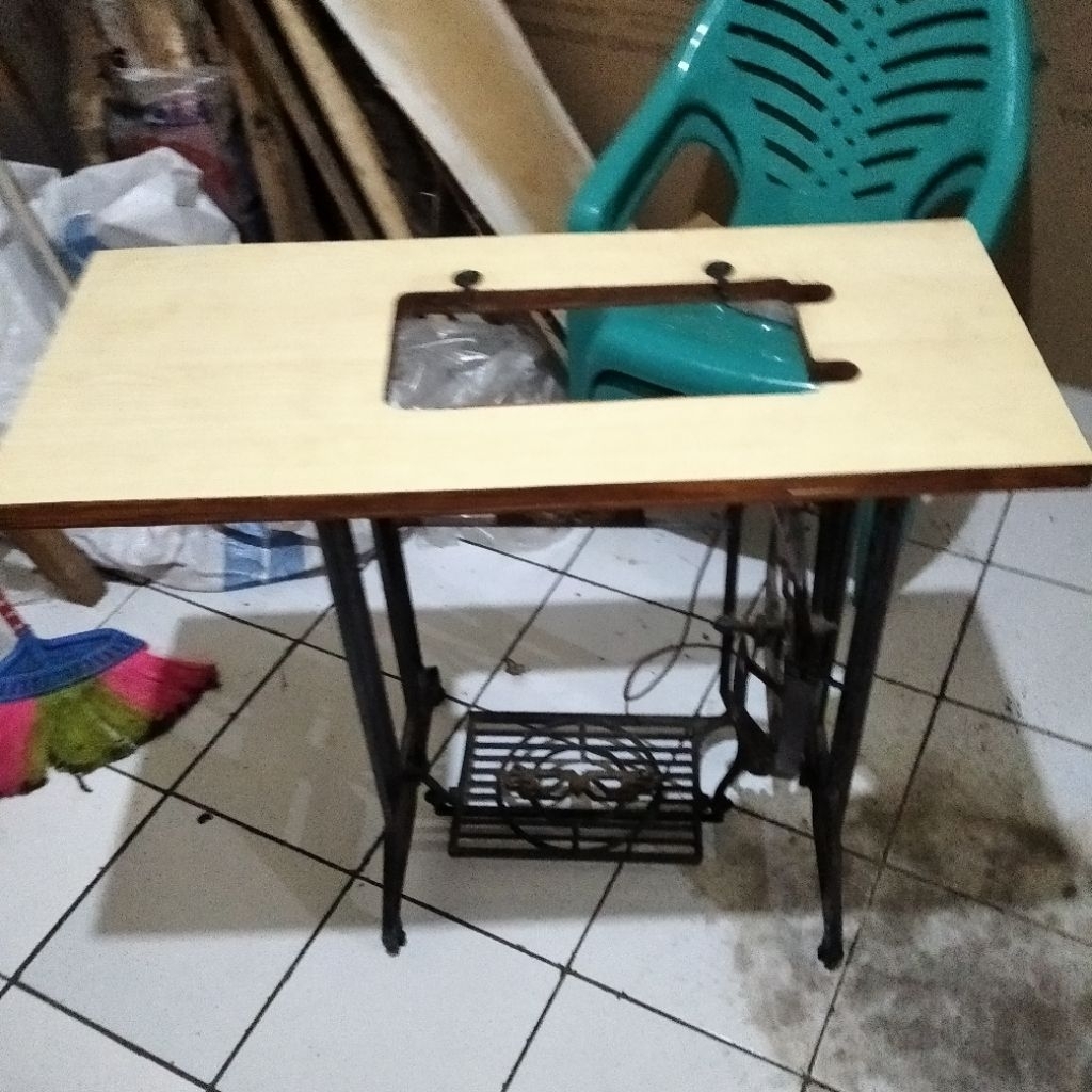 Meja Mesin Jahit Jadul Satu paket