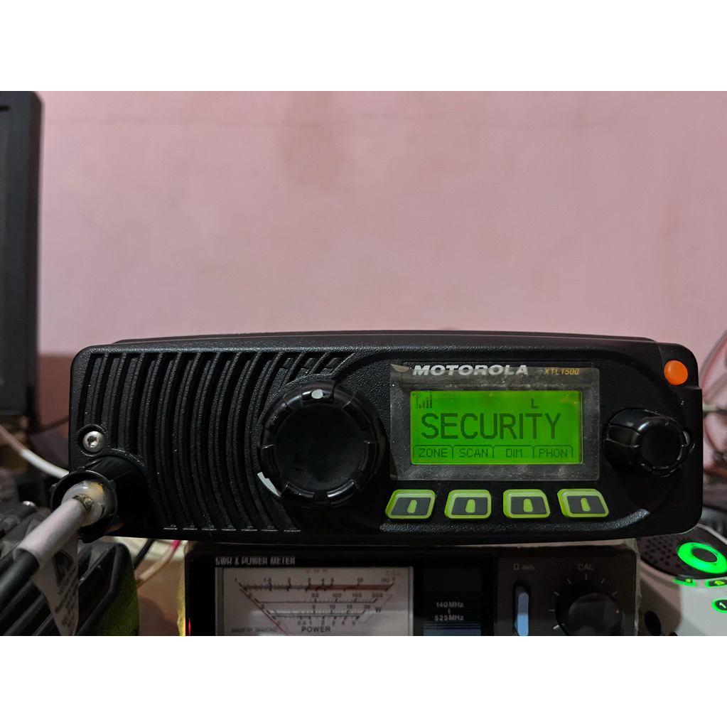 Motorola XTL1500 XTL 1500 UHF 800Mhz