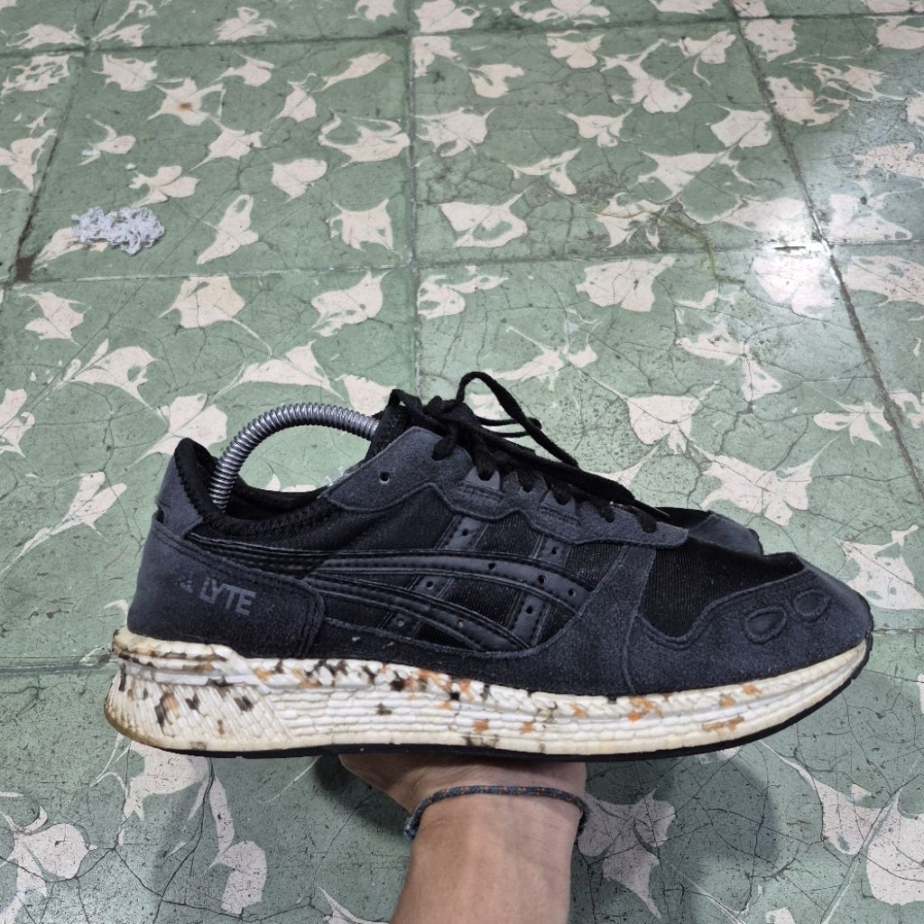 Sepatu Asics Gel-Lyte Pria(42,5)