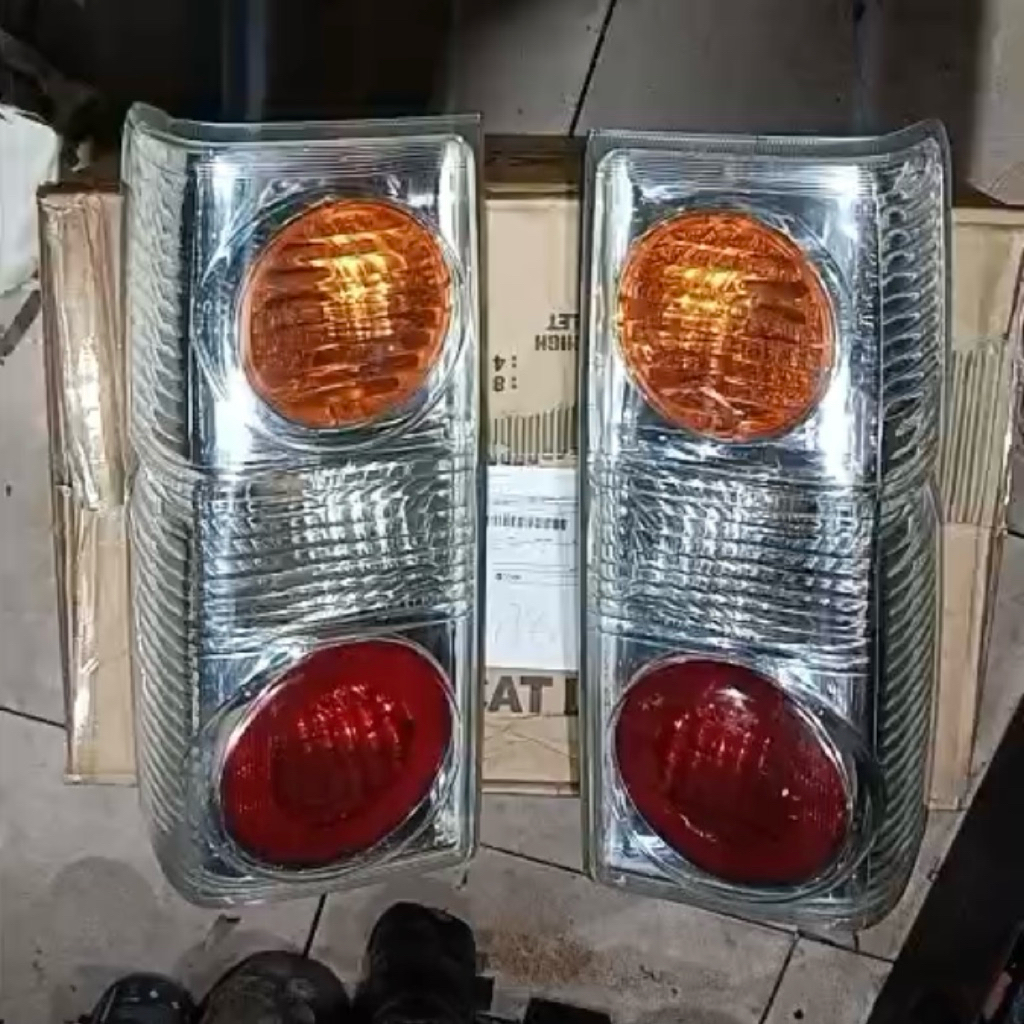 stoplamp lampu belakang nissan terrano spirit 2004 2008 original