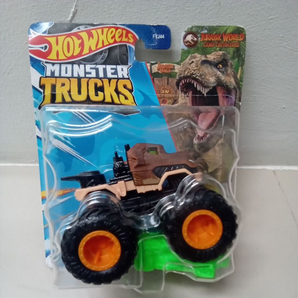 tyrannosaurus rex monster trucks hotwheels jurassic world