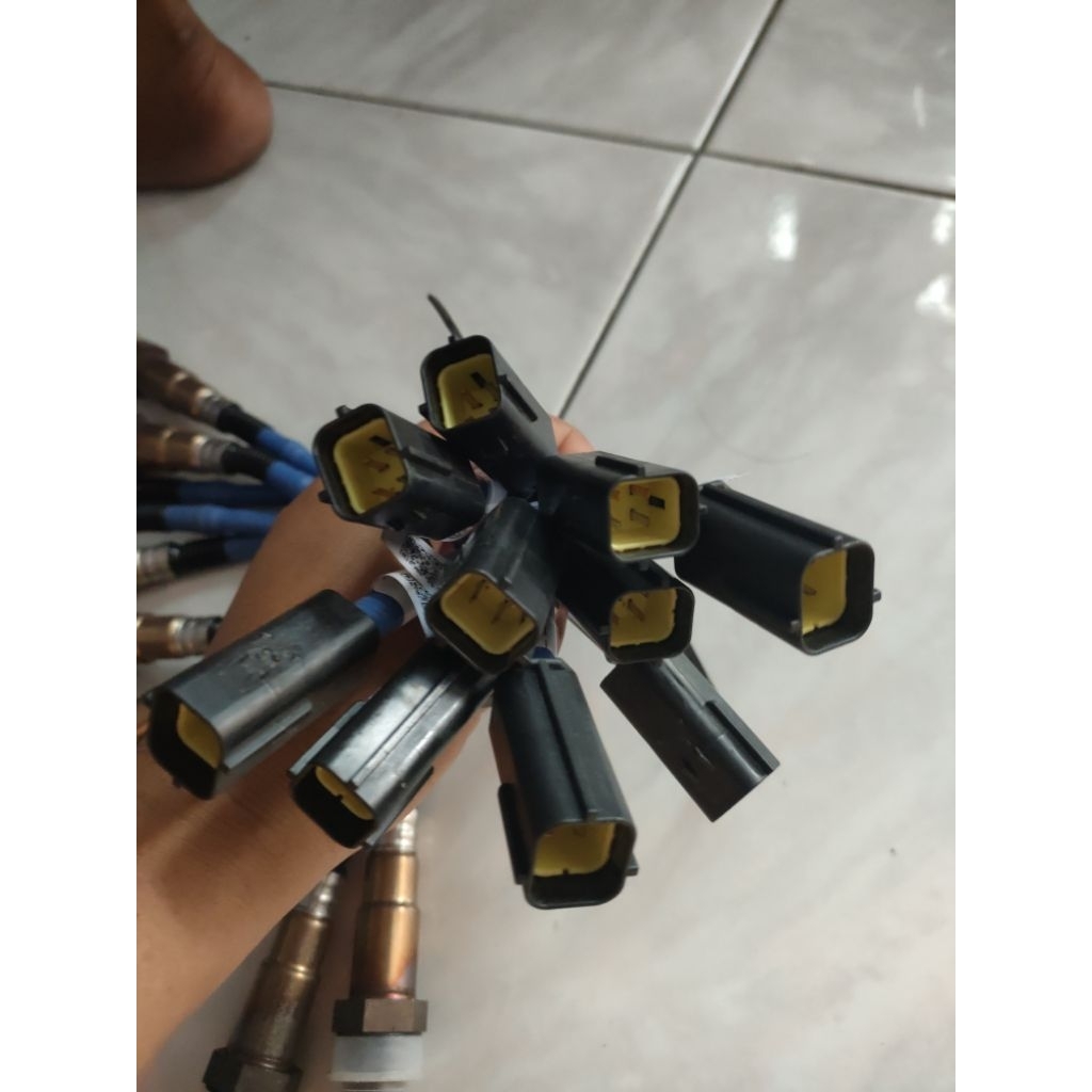 sensor oksigen 02 02 sensor wuling cortez 23522459 original
