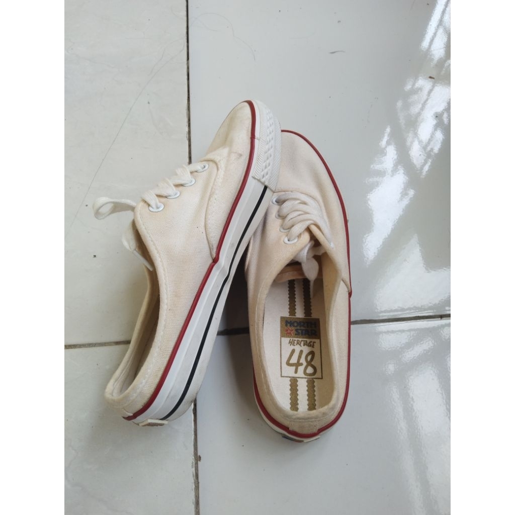 Northstar sepatu Bustong