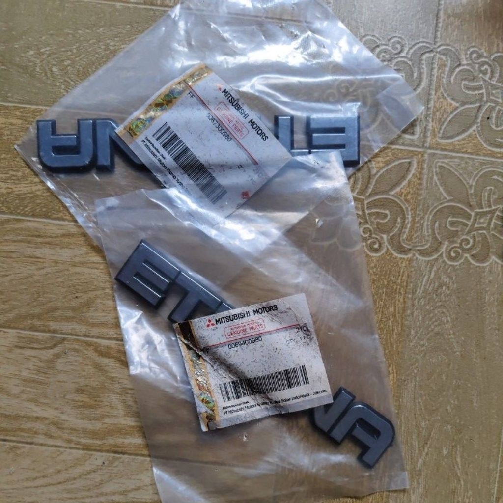 Emblem Bagasi Mitsubishi Eterna