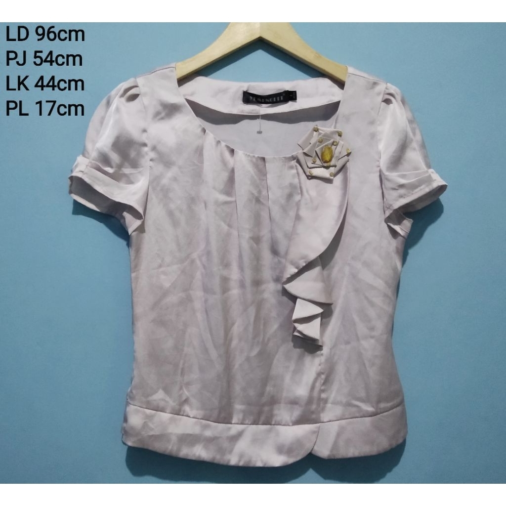 PRELOVED BLOUSE LILAC BUNGA SIZE M TO L