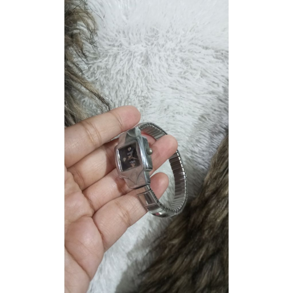 jam tangan gucci