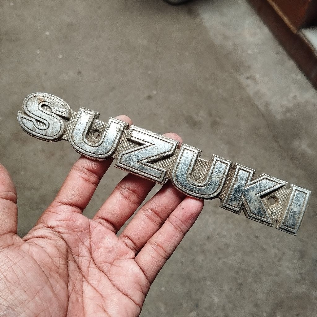 Emblem tangki tengki suzuki TRS TRZ