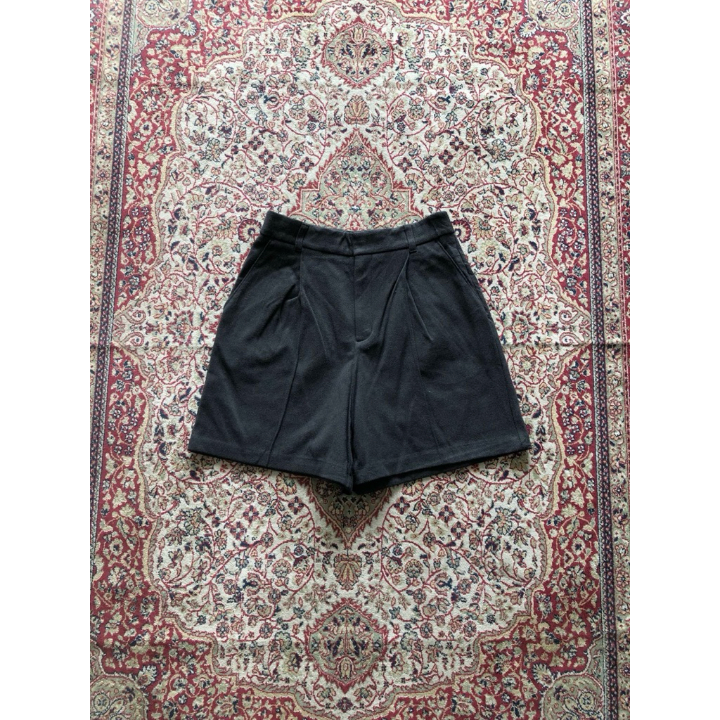 Celana Gu women flare short pants Gu women sportwear HH242