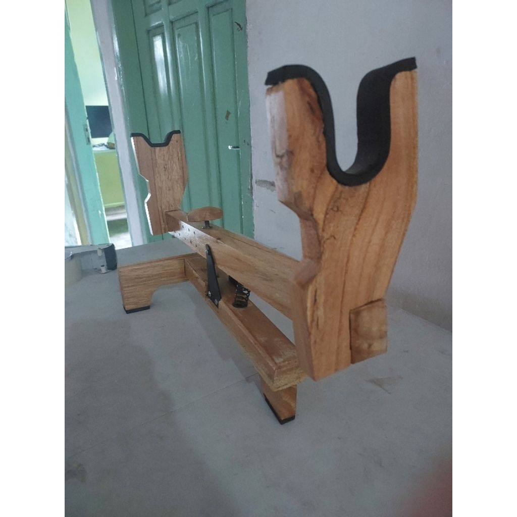 dudukan display sengin estetik