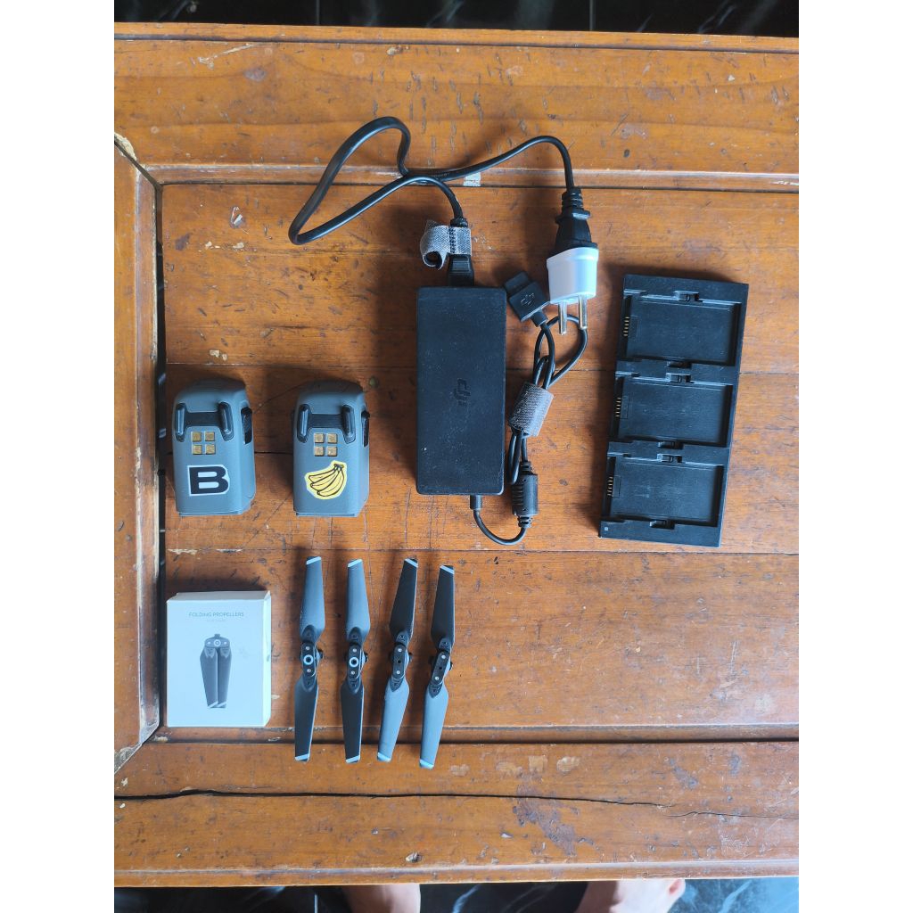 Aksesoris DJI SPARK BATERAI CASAN CHARGER HUB PROPELLER SPARK