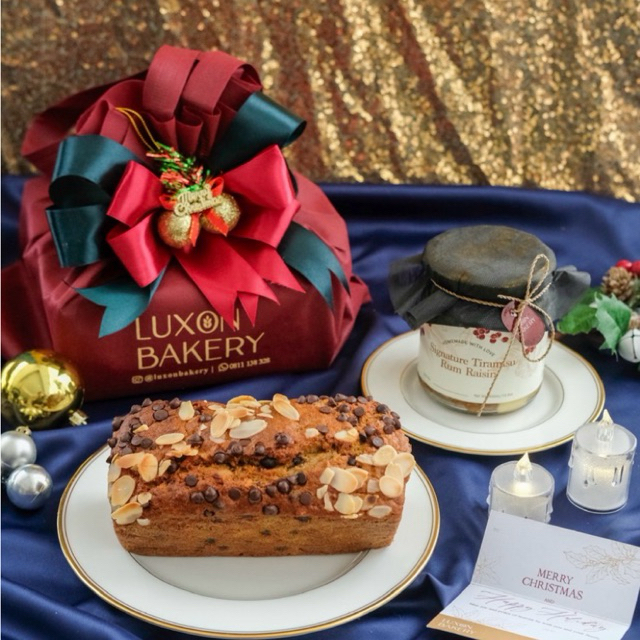 Christmas Hamper - Banana Cake Luxon Bakery