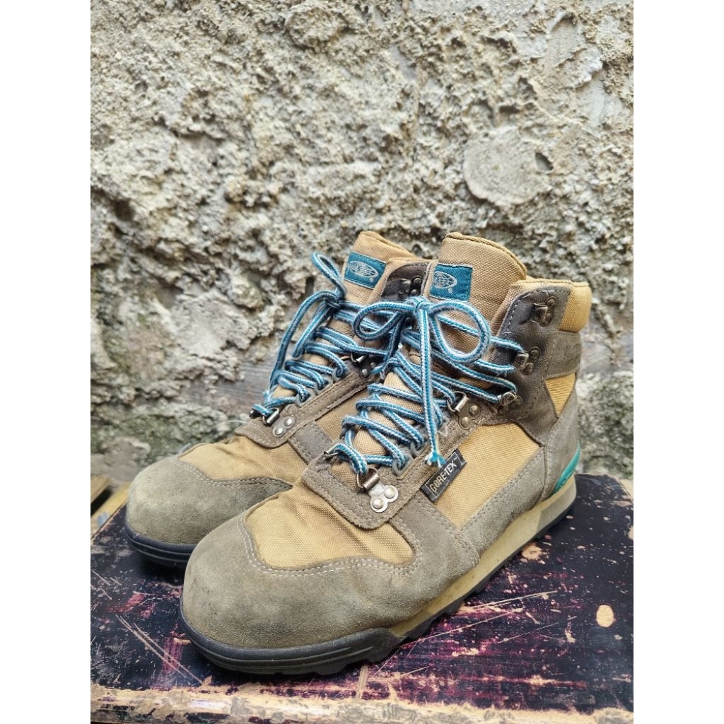 Sepatu outdoor Vasque size 46