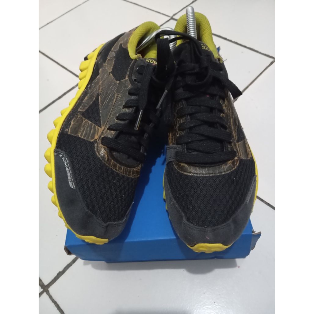 sepatu reebok second