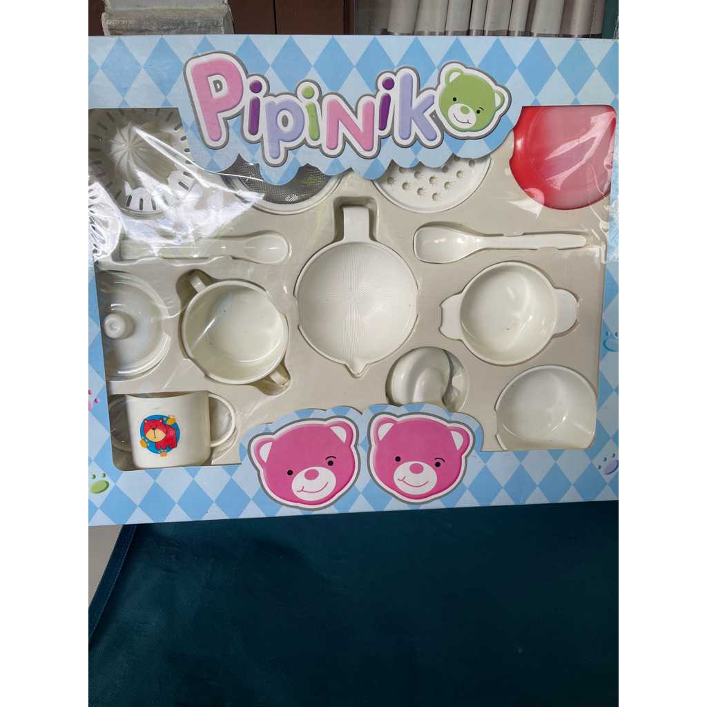 set makan mpasi pipiniko