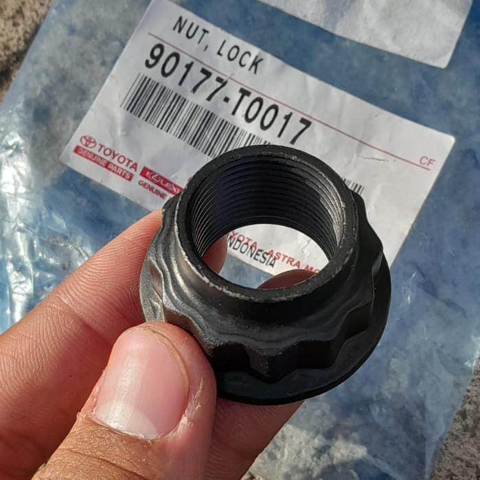 Mur Roda depan/Nut Lock Alphard, Camry, Altis, Vios 90177 T0017 Original Toyota