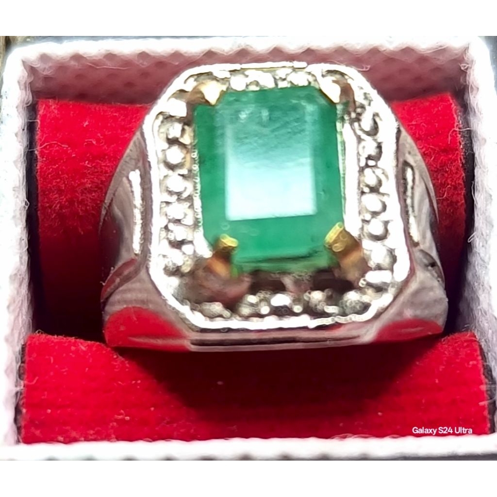 Natural Emerald (Beryl) Zamrud Colombia Non Memo