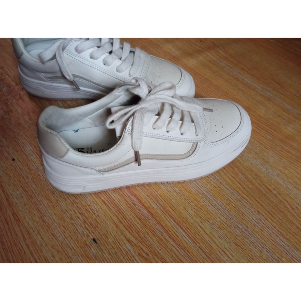 preloved sepatu tzs zenzy