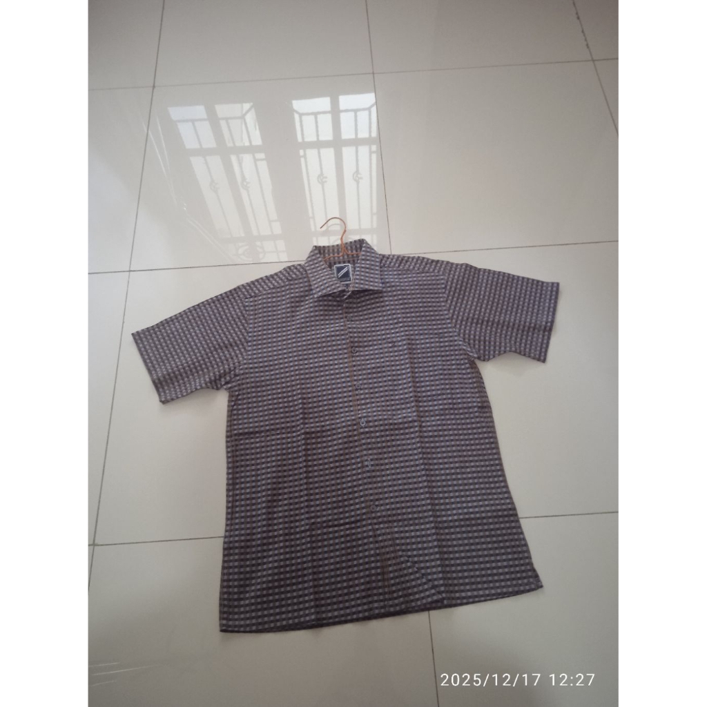 Kemaja lengan pendek/Dewasa/Preloved