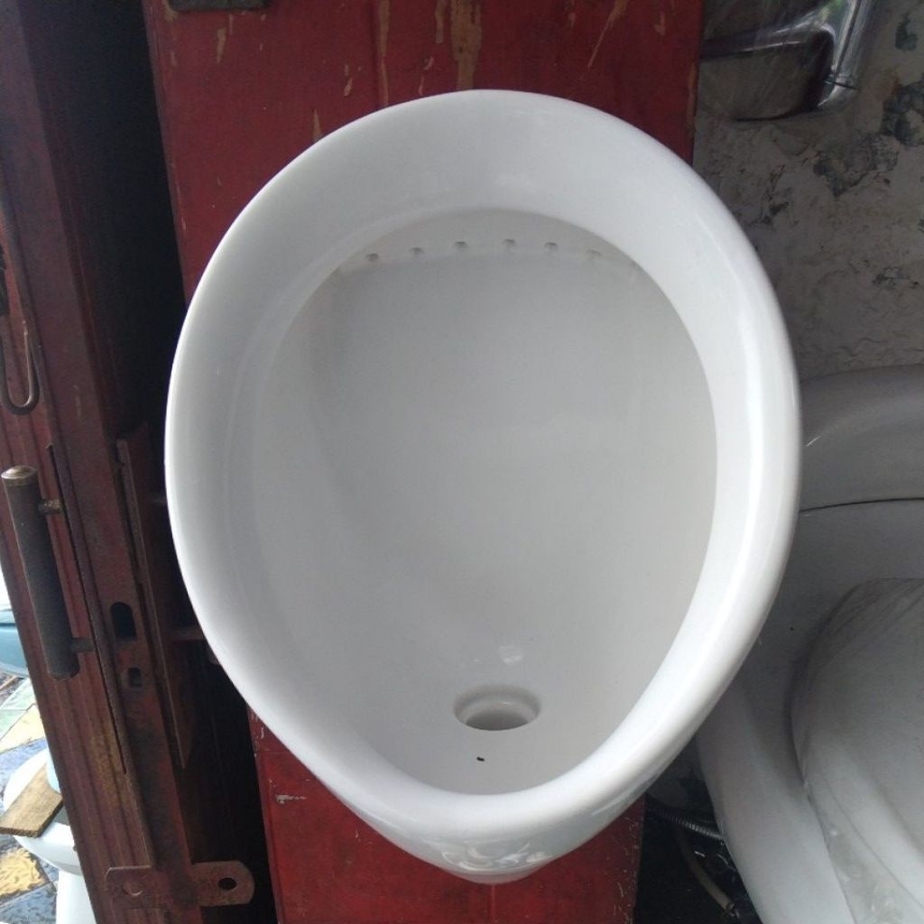 Tempat Kencing /Tempat buang Air kecil laki laki TOTO U104 Urinoir/Urinal Second original 100% full 