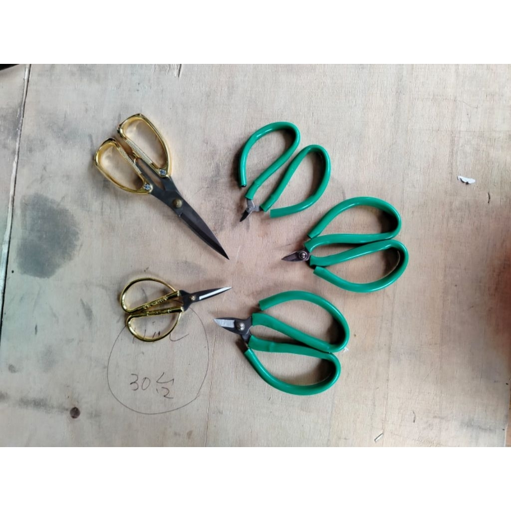 Gunting Kodok kawat Emas atau Seng plat emas model kodok besar