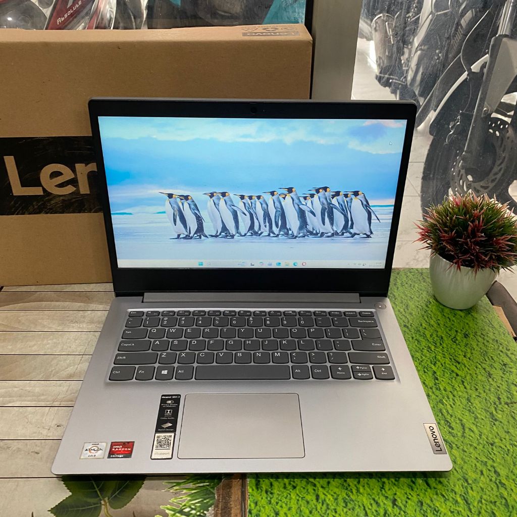Lenovo Ideapad Slim 3 Athlon Silver 3150U RAM 4GB SSD 512GB 14"HD Windows 11
