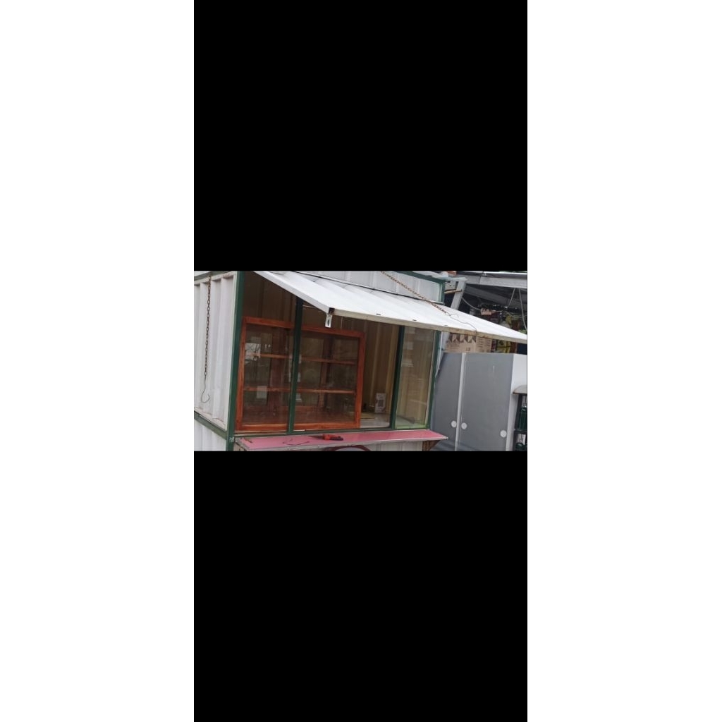 Etalase Kayu Makanan Estetik