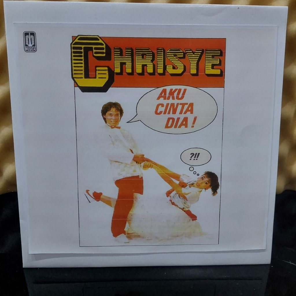 Vinyl Piringan Hitam Chrisye - Aku Cinta Dia
