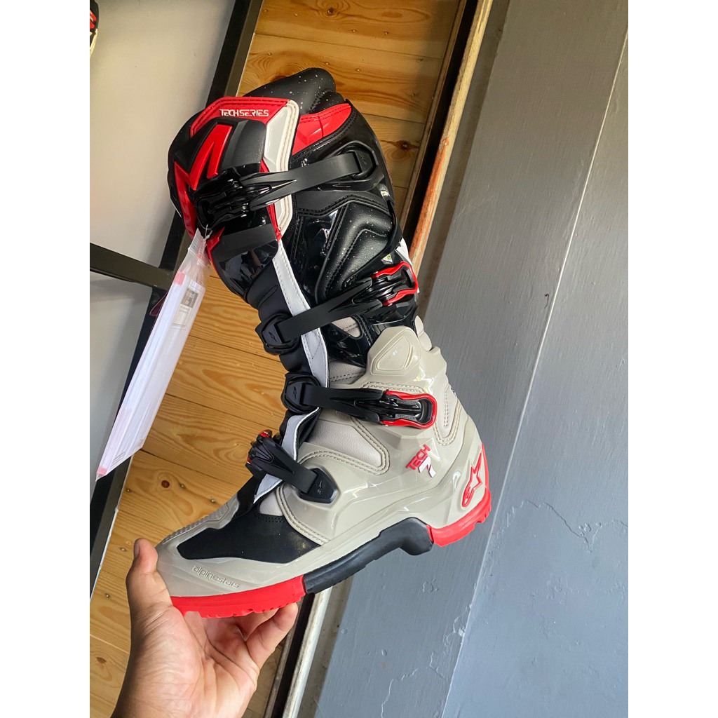 ALPINESTARS TECH7 ENDURO LIMITED